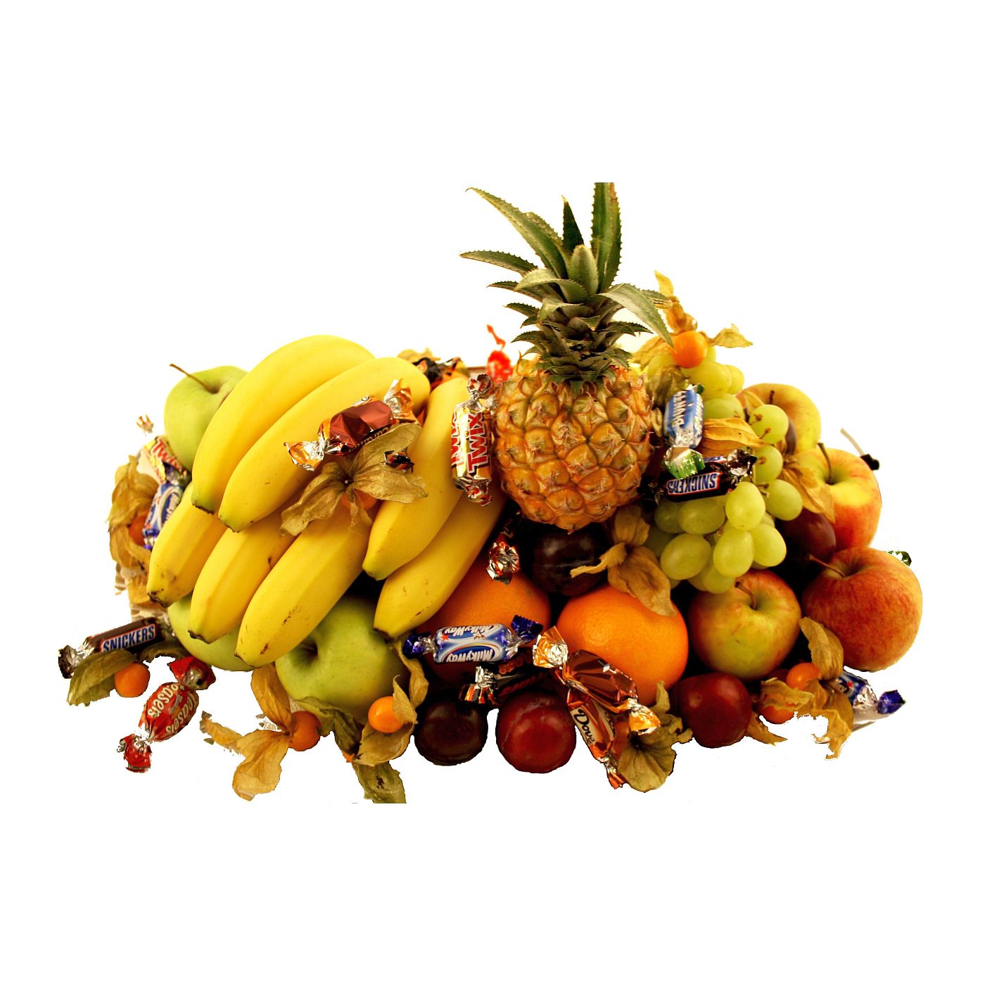 Frischer Obstkorb mit Äpfeln, Birnen, Trauben, Bananen, Mandarinen, Physalis und Pflaumen – traditionell zusammengestellt