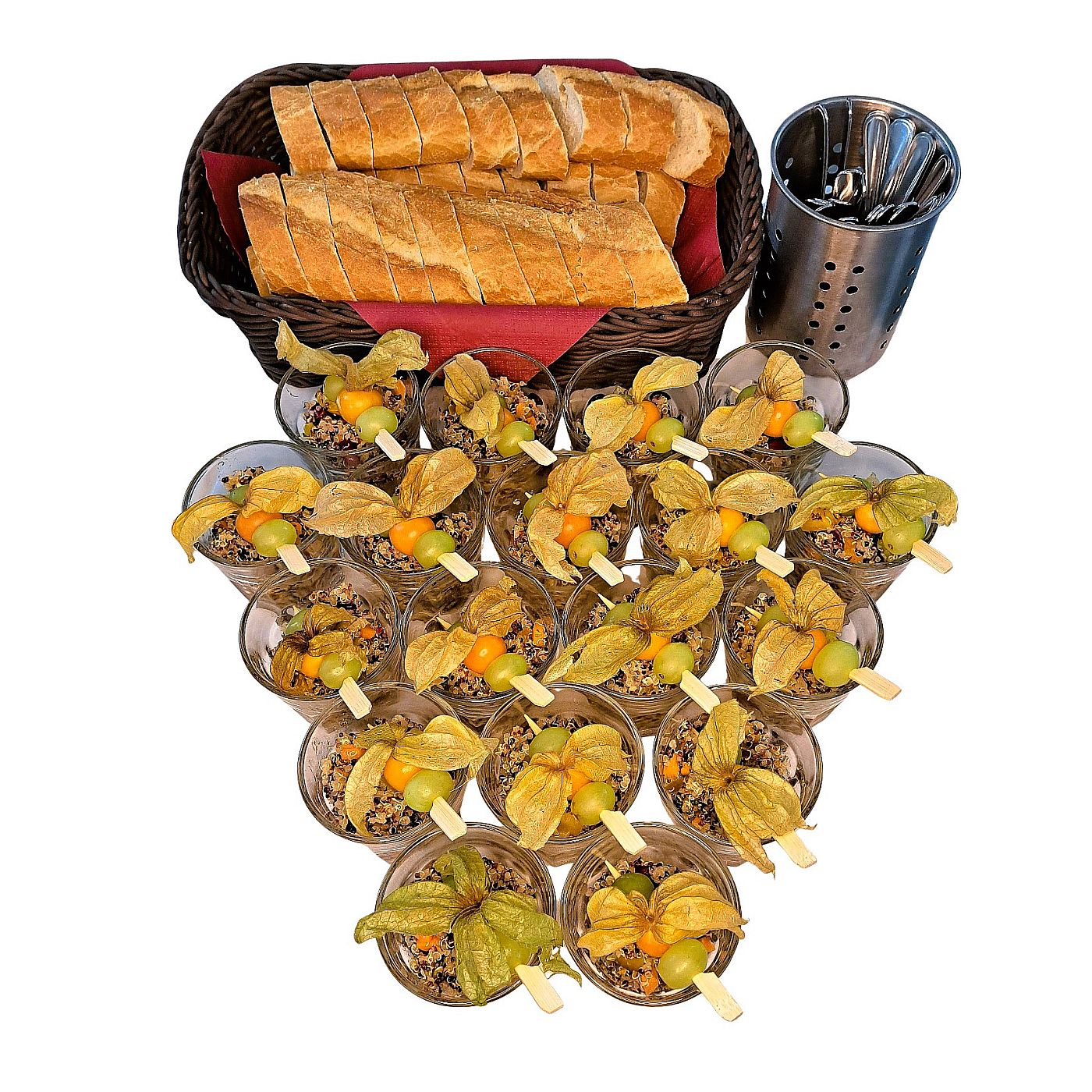Veganer Quinoasalat mit frischer Paprika und fruchtiger Mandarine