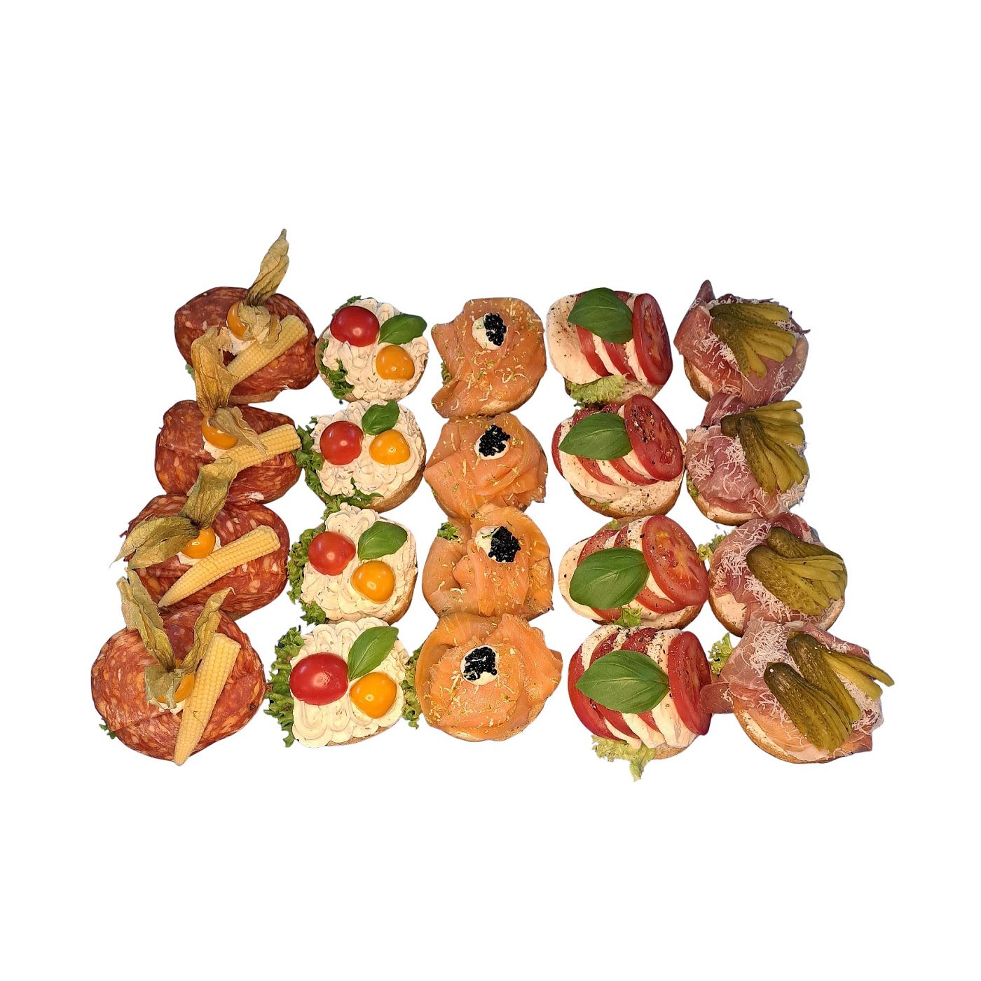 Glutenfreie halbe Ciabatta Semmeln kreativ belegt mit Salami, Lachs, Serrano, Frischkäse und Tomate-Mozzarella