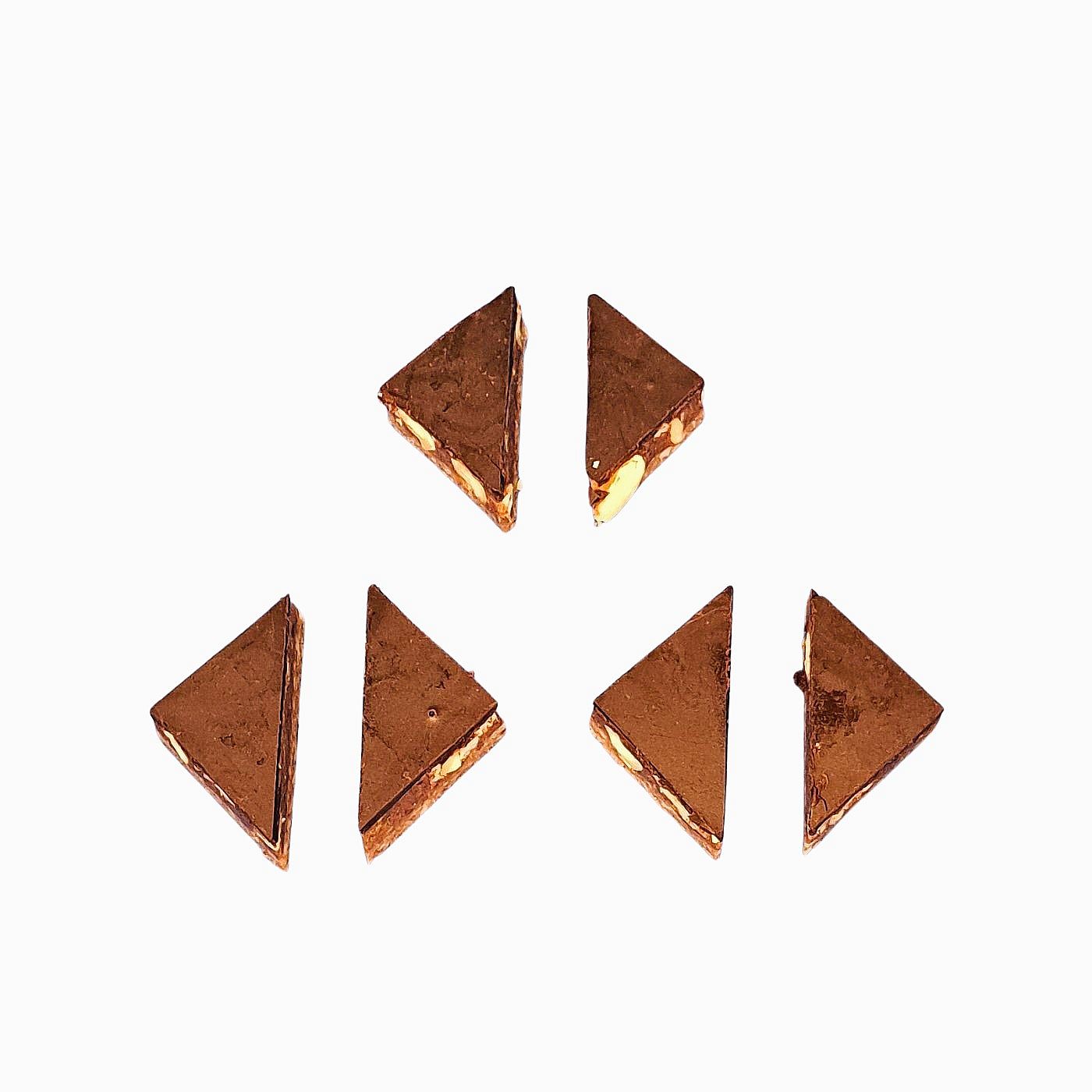 Veganes Mandel-Törtchen mit Datteln, Nüssen und Kakao – laktosefrei, glutenfrei, für Diabetiker geeignet