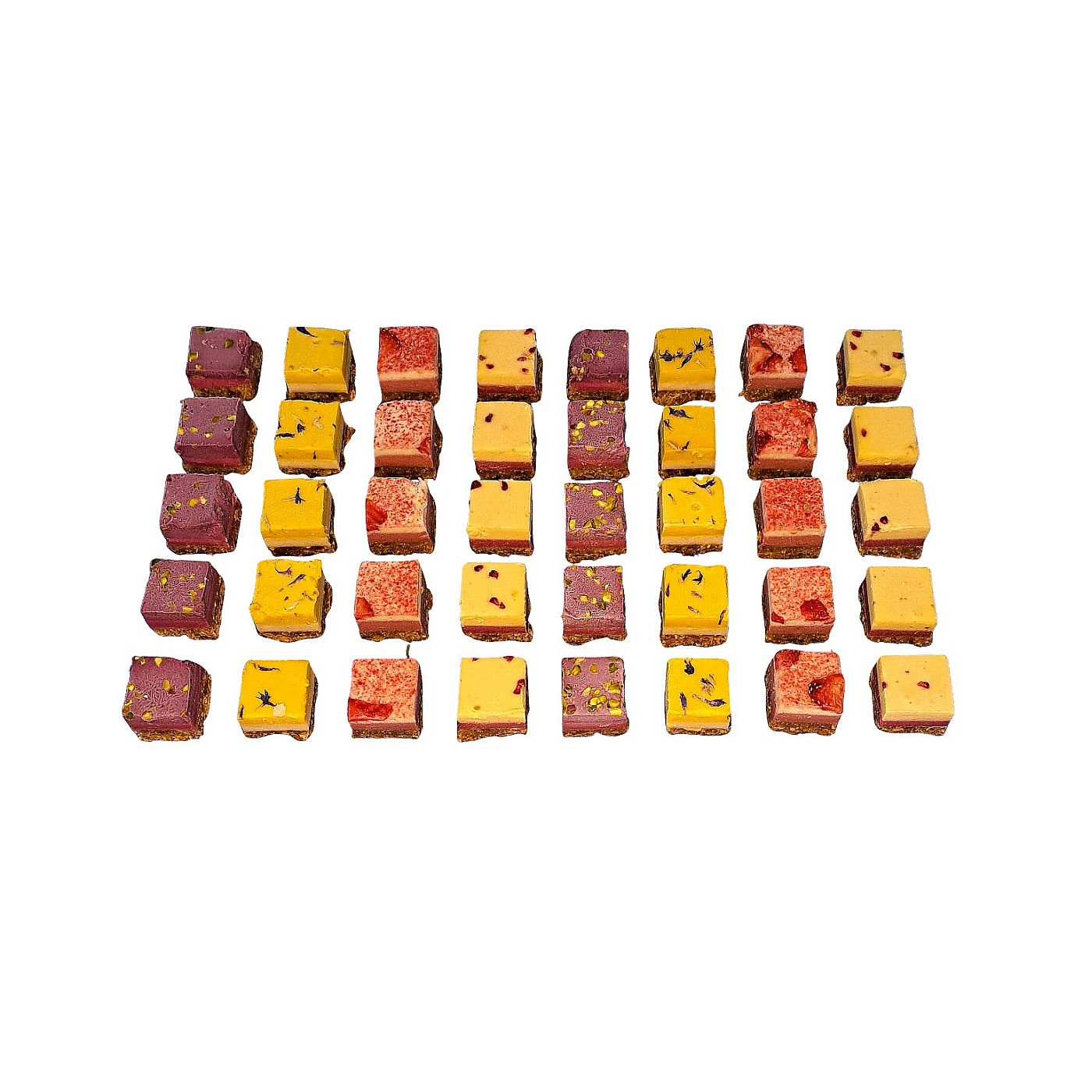 Vegane Mini Dessert Selection mit Himbeere, Blaubeere, Mango, Yuzu und Passionsfrucht