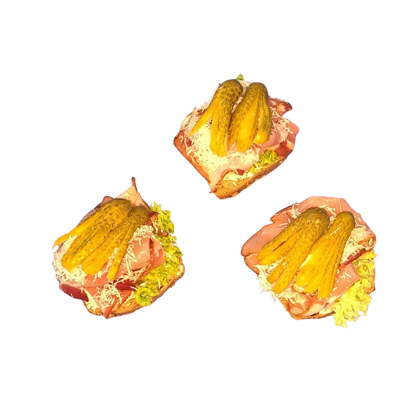Glutenfreies halbes Brötchen mit Schwarzwälder Schinken, Grana Padano und Cornichon