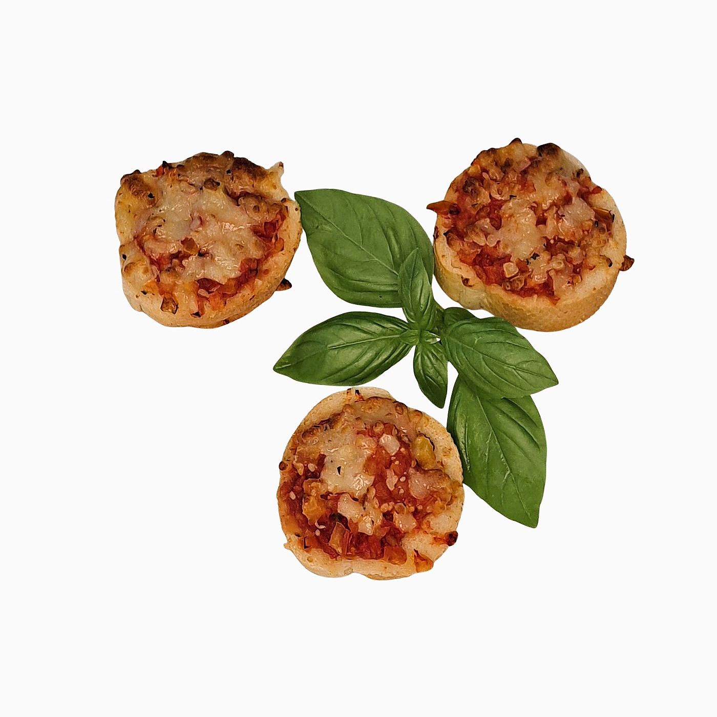 Bruschetta mit Käse und frischen Tomatenwürfeln auf knusprigem Baguette – mediterranes Fingerfood